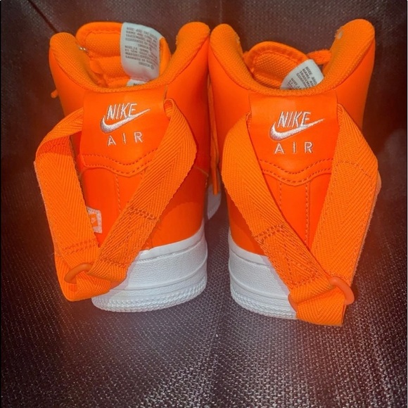 Nike - Picture 2 of 8